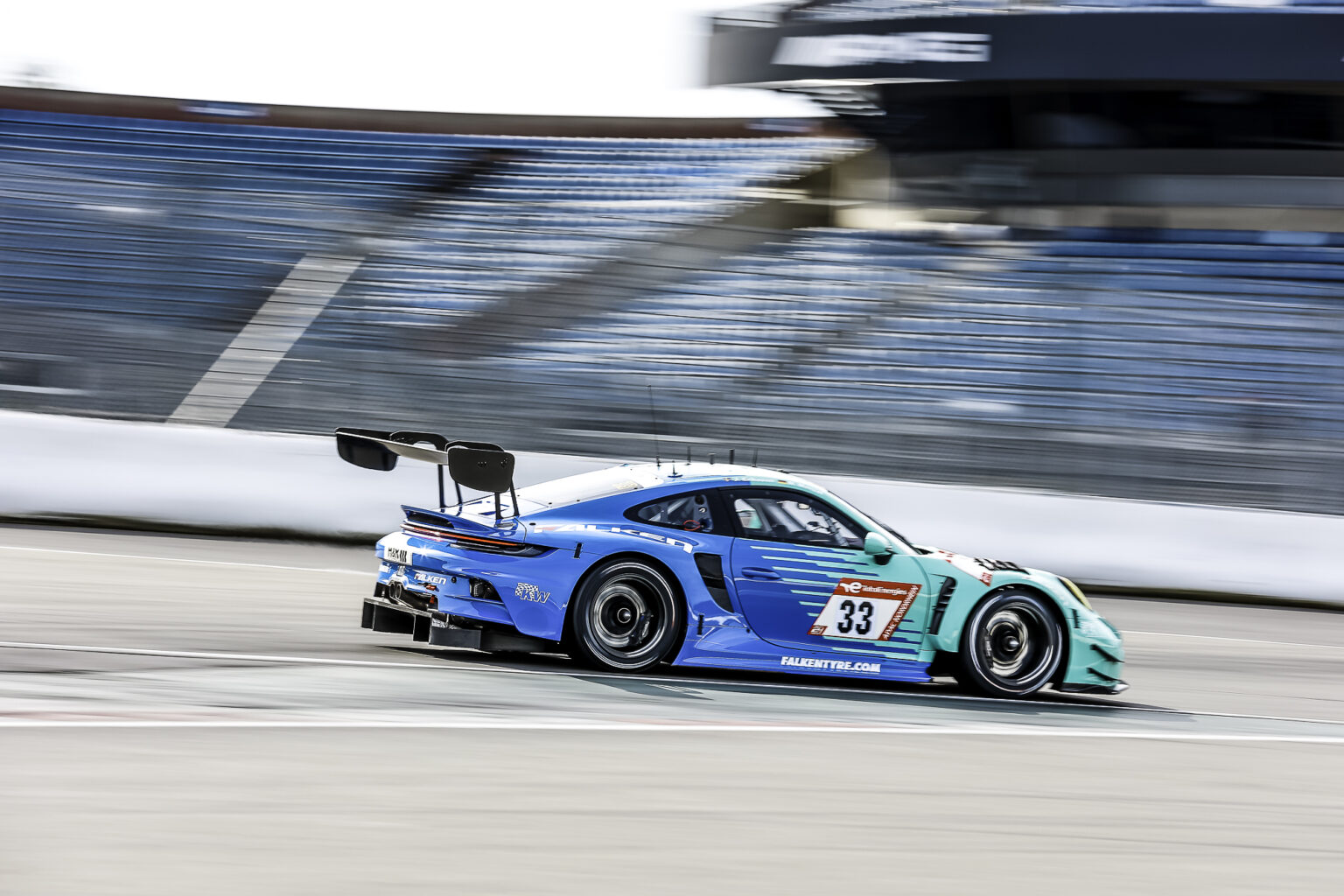 ADAC 24h Qualifiers Falken Motorsports Auf Pole Position Gt Place