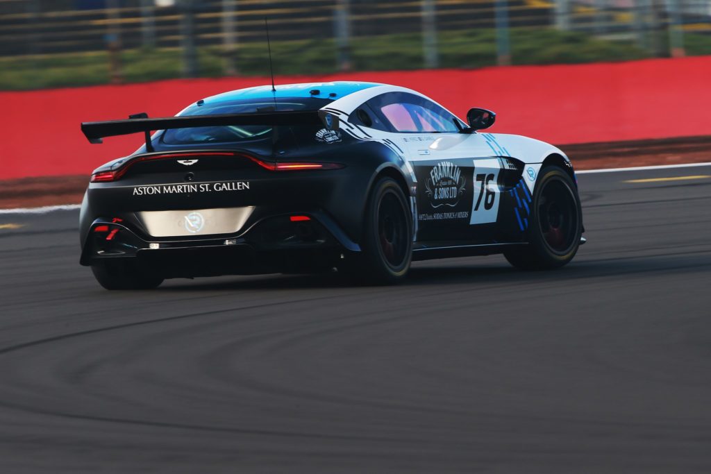 R-Motorsport Aston Martin Vantage GT4