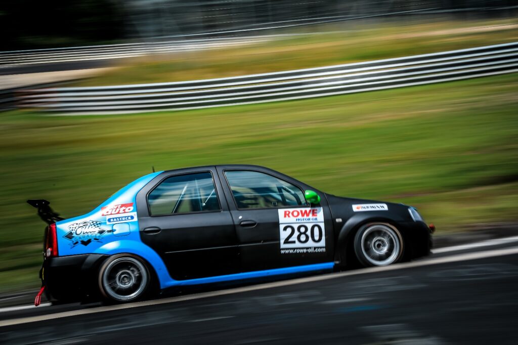 Mit dem Dacia Logan zum 24hRennen Ollis Garage startet 24h