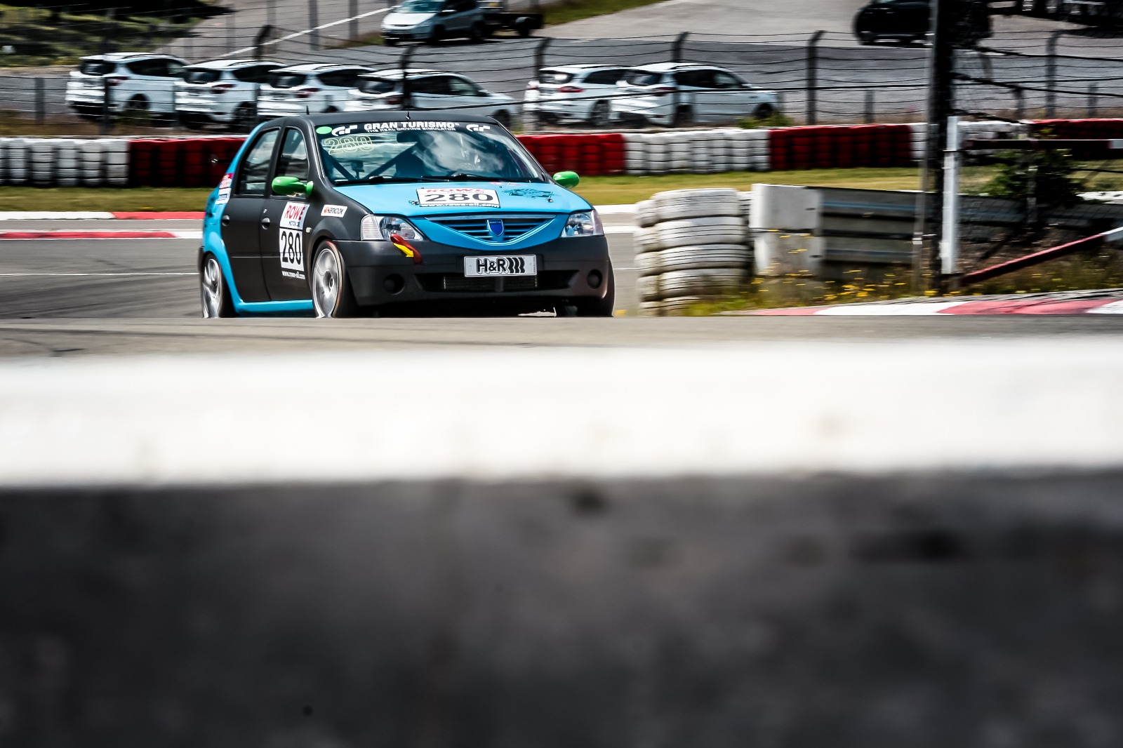 Mit dem Dacia Logan zum 24hRennen Ollis Garage startet 24h