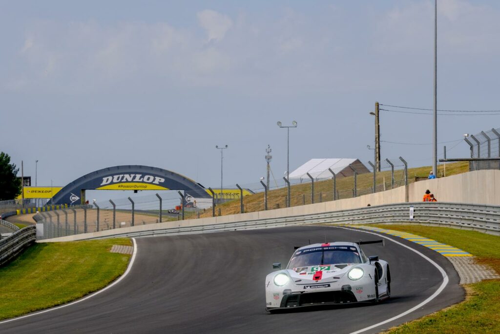 Kevin Estre Neel Jani Michael Christensen Porsche GT Team Porsche 911 RSR FIA WEC Testtag 24h Le Mans