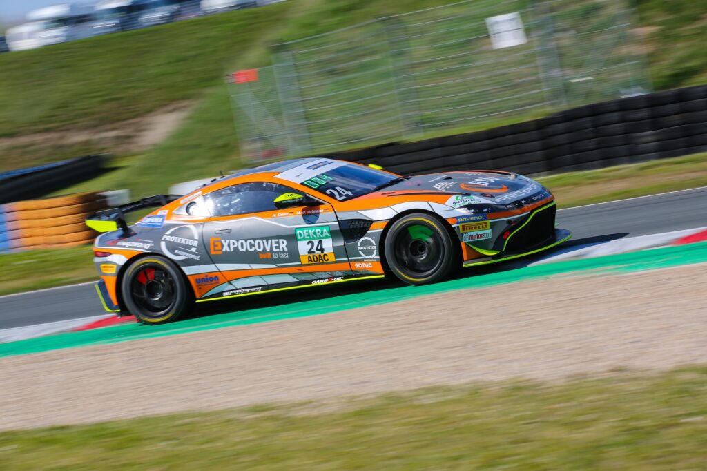 Hugo Sasse Mike David Ortmann PROsport Racing Aston Martin Vantage GT4 ADAC GT4 Germany Oschersleben