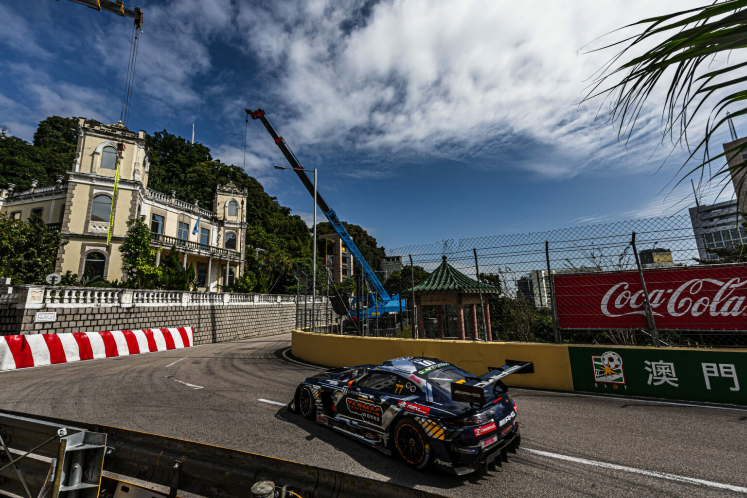 Maro Engel und MercedesAMG triumphieren beim Macau GT Cup