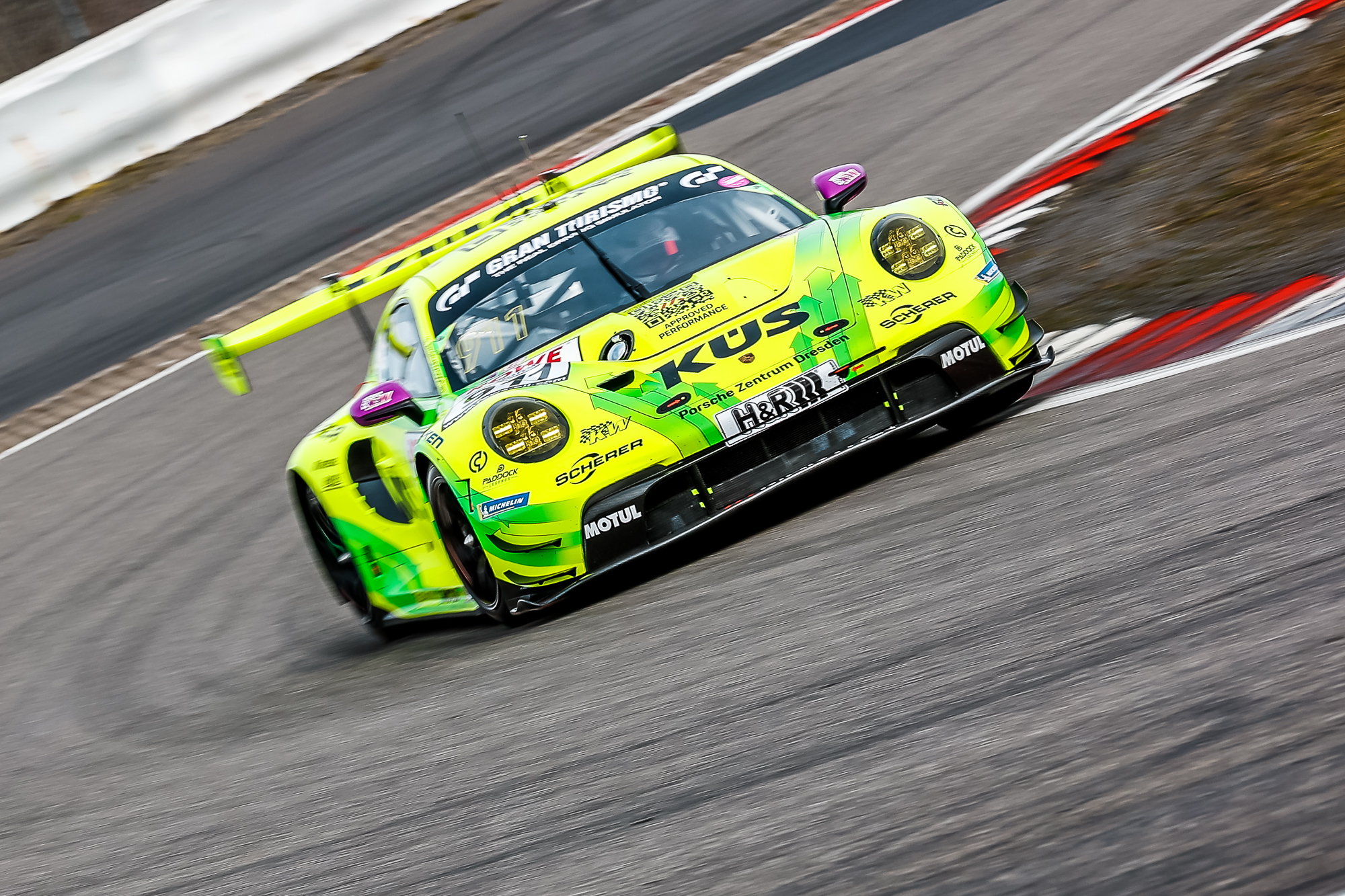 Thomas Preining Marco Holzer Manthey Racing Porsche 911 GT3 R Nürburgring Langstrecken-Serie Nürburgring-Nordschleife