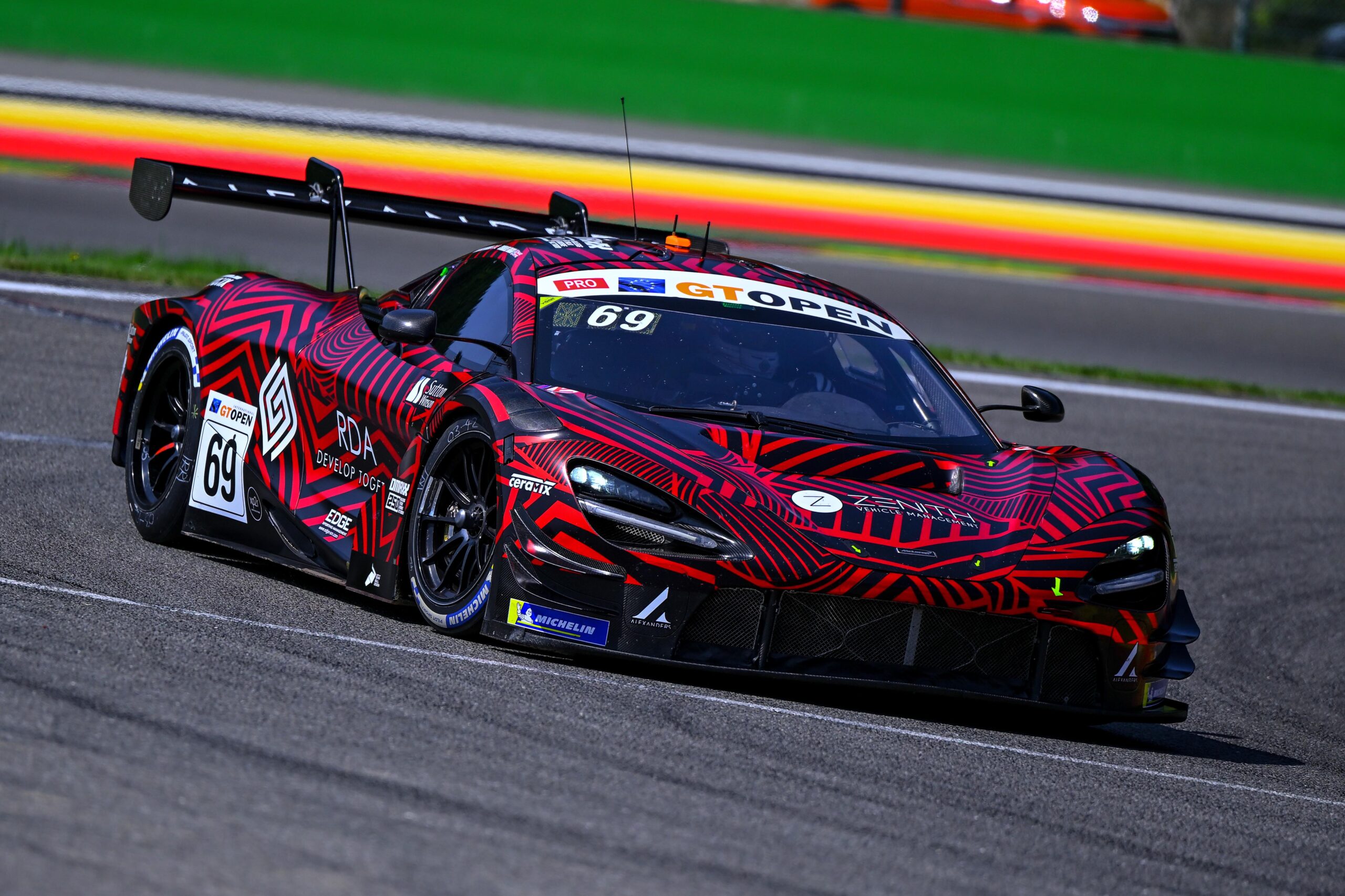 International GT Open Optimum Motorsport triumphiert bei