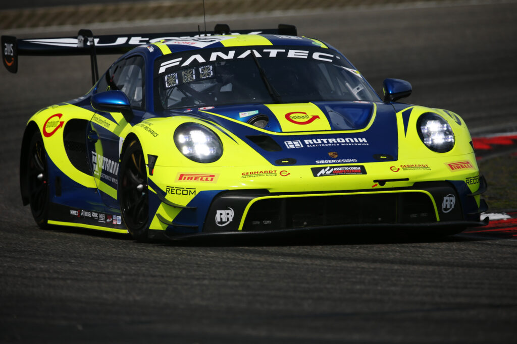 Julien Andlauer Sven Müller Patric Niederhauser Rutronik Racing Porsche 911 GT3 R GT World Challenge Europe Nürburgring