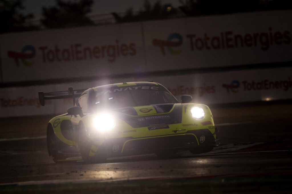 Patric Niederhauser Sven Müller Rutronik Racing Porsche 911 GT3 R GT World Challenge Europe Magny Cours