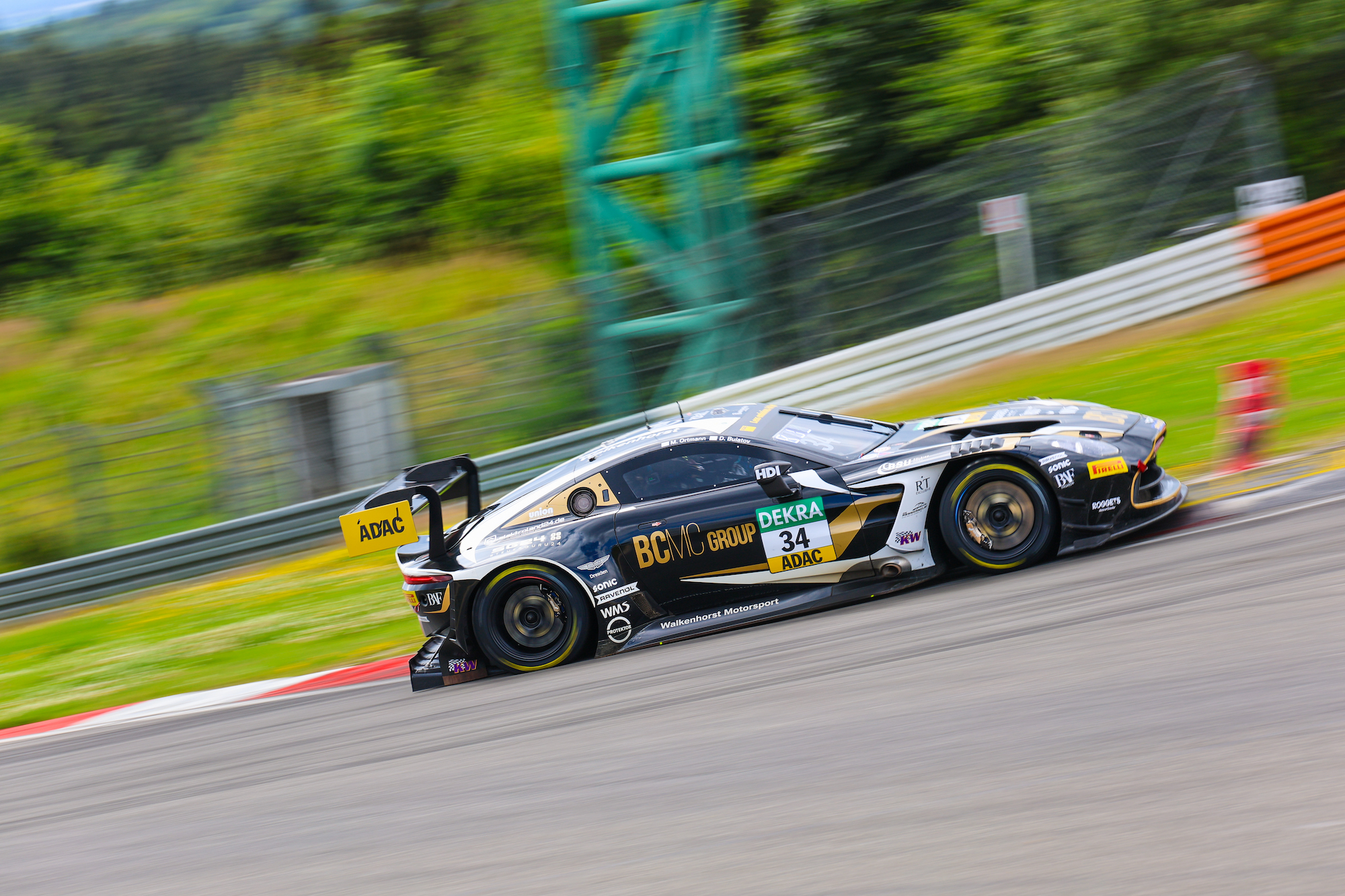 Mike David Ortmann Denis Bulatov Walkenhorst Motorsport Aston Martin Vantage GT3 ADAC GT Masters Nürburgring