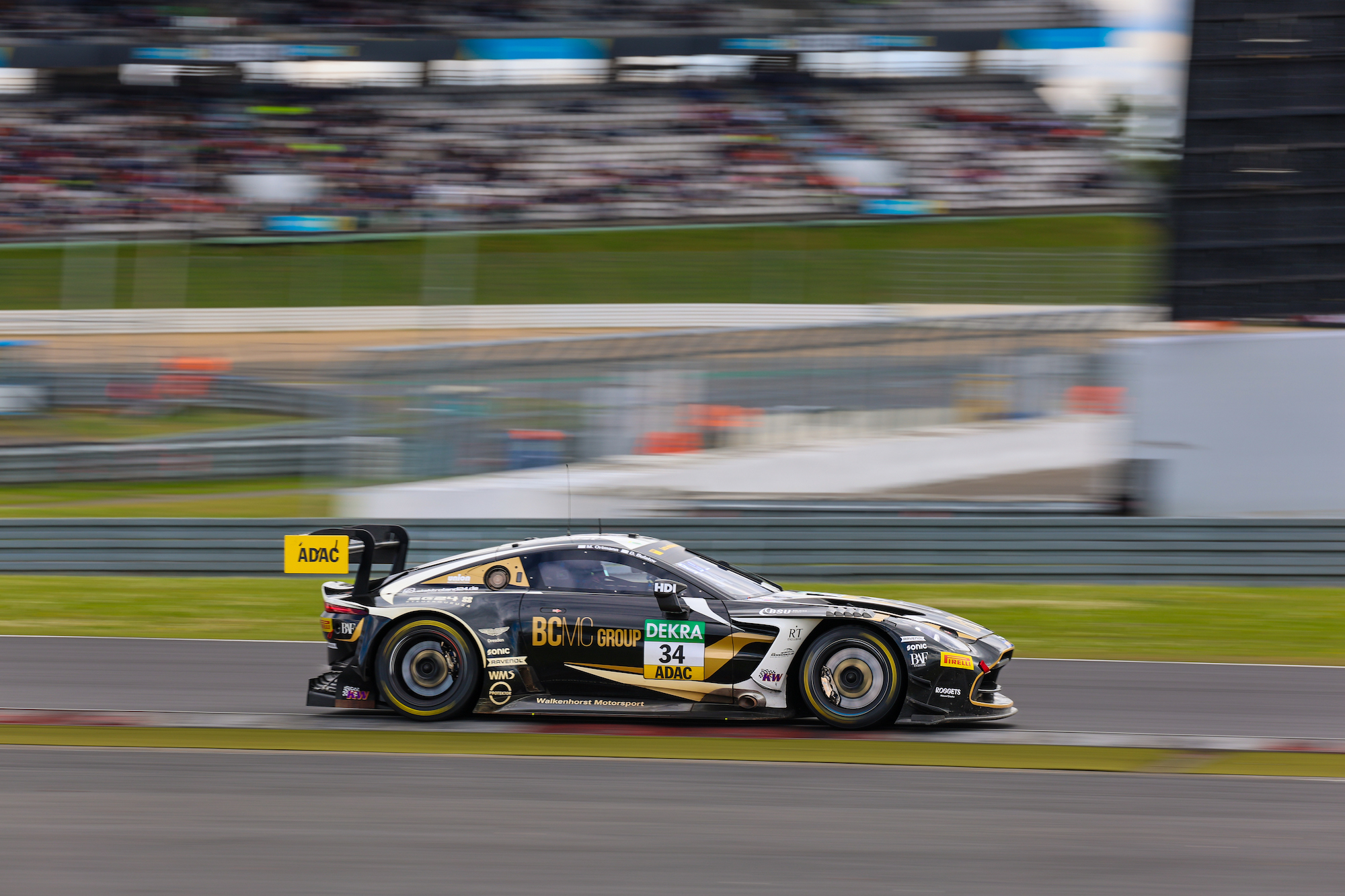 Mike David Ortmann Denis Bulatov Walkenhorst Motorsport Aston Martin Vantage GT3 ADAC GT Masters Nürburgring