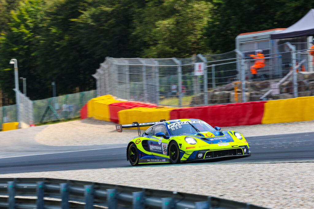 Julien Andlauer Sven Müller Patric Niederhauser Rutronik Racing Porsche 911 GT3 R GT World Challenge Europe 24h Spa