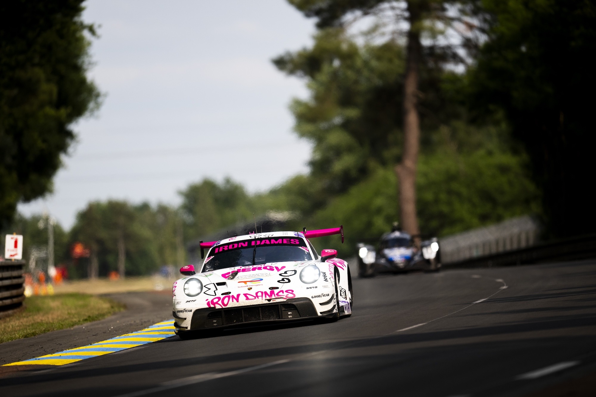 Célia Martin Rahel Frey Michelle Gatting Iron Dames Porsche 911 GT3 R FIA WEC 24h Le Mans